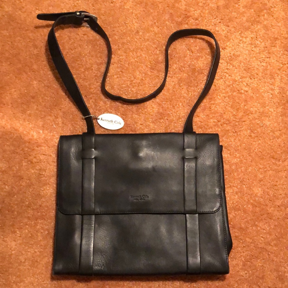 Kenneth Cole New York Messenger Bag in Black Leather